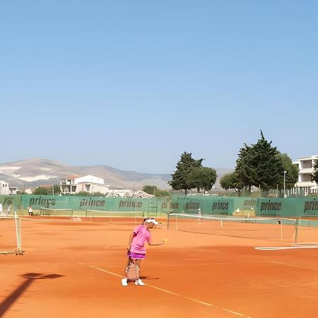 Villa Elysium - Beautiful Family House With Heated Pool Kaštela エクステリア 写真